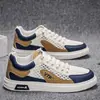 Tênis Masculinos Versáteis de Malha Respirável Verão 2025 Novo Moda Estudante Sapatos Masculinos Moda Leve Sapatos Casuais Esportivos