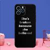 Funda para iPhone 15 con nueva tendencia de graffitis en inglés