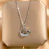Nueva cadena de clavícula de lujo estilo coreano, collar versátil de acero de titanio de moda para mujer, colgante simple clásico de circón, accesorio versátil