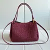 Bolso de Cubo Tejido de Piel de Vaca Escarchada de Primera Capa Transfronterizo, Bolso Portátil de Paracaídas para Otoño e Invierno, Bolso Cruzado Versátil para Mujer