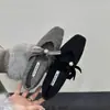 Zapatos de Lana Gruesos con Tacón de Chanclas Estilo Chanel para Mujer, Invierno 2026 Zapatos de Algodón Mary Jane Peludos con Punta Cuadrada y Lazo