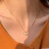 Collar de conejo inglés de dibujos animados para mujer estilo ins dulce Mori hada cadena para clavícula colgante de circón fresco venta al por mayor