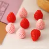 Acessórios de resina DIY, brinquedo de comida simulada em miniatura, pedaços pequenos de morango, cola de creme bicolor, ímãs de geladeira, chaveiros