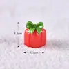 Novos acessórios decorativos de Natal com Papai Noel e boneco de neve, cenas de Natal em miniatura, meias de Natal, presentes, sinos e pequenas figuras de resina