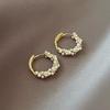 Aretes de Plata 925 Aguja Popular Mismo Estilo Oro para Mujer Lujo Accesible Alta Gama Elegantes Aretes de Perlas Retro Nuevos Aretes