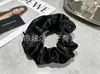 Goma para el pelo versátil de alta elasticidad transfronteriza, scrunchie de terciopelo con estampado de leopardo y pedrería, suministro al por mayor, directo del fabricante