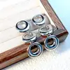 Brincos Redondos Geométricos Estilo Hong Kong Europeu e Americano, Brincos de Argola Splicing Estilo Metalico de Personalidade Nicho Retro Luxo Leve para Mulheres
