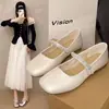 Zapatos Nuevos para Mujer Otoño Francés 2026 Puntera Cuadrada Boca Baja Brisa de Atardecer Zhen Zapatos Individuales Falda de Una Sola Tira Mocasines de Suela Plana Mujer