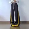 Calça de Moletom Pesada Estilo Americano com Três Listras para Homens, Calça Listrada Color Block de Outono, Marca da Moda, Calça de Pernas Largas com Elevação no Gancho e Flare de Cimitarra