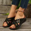 Sandalias casuales de cuña plana de talla grande para comercio exterior, nuevo modelo 2025 con tiras finas cruzadas, sandalias de punta abierta de color liso tipo boca de pez para comercio transfronterizo