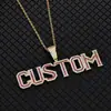 Colgante con combinación de letras inglesas y circonitas coloridas europeas y americanas, joyería de hip-hop de marca de moda, collar con colgante para hombre al por mayor
