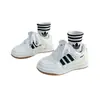 Zapatos de Skate para Niños 2026 Otoño Nuevo Estilo para Niños Medianos y Grandes Zapatos Casuales Estudiante Versátil Zapatos Deportivos Zapatos Blancos para Niños Zapatos Deportivos