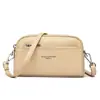 Bolsa Quadrada Pequena de Couro Macio Feminina 2024 Nova Moda Casual para Mãe de Meia-Idade Bolsa de Ombro Transversal Bolsa de Mão Portátil