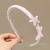 Cor de café com leite tecido plissado presilha de cabelo dentada design de dentes antiderrapante acessório de cabelo feminino suave para combinar em ambientes externos