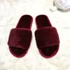 Venta al por mayor de fábrica comercio exterior nuevos para las cuatro estaciones punta abierta universales suela gruesa antideslizantes planos de lana pantuflas zapatos para el hogar