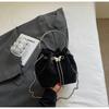 Bolsos de Diseño Nicho para Mujer 2025 Nuevo Bolso Satchel de Moda de Verano, Bolso de Cubo Versátil para Viajar, Bolso Cruzado de Cadena