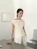 Love and Nancy Treze Linhas 2026 Primavera/Verão Camiseta Irregular Decote Ombro a Ombro Slim Fit para Mulheres 03802 Camiseta Slim Elegante