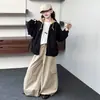 Nueva chaqueta con capucha de otoño para niñas, estilo coreano, con bloques de color, holgada y estiliza la figura, con pantalones de capullos florales, adecuada para salir