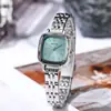 Nuevo Reloj de Alta Calidad para Mujer Reloj de Mujer de Nicho Placa Cuadrada con Diamantes Acero Ligero de Lujo Correa de Acero Guangzhou Watch Explosiones Transfronterizas