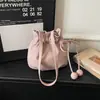 Bolso Cubo con Cordón de Estilo Alto para la Primavera 2026 Bolso de Mano Clásico Fruncido Bolso Cruzado de Hombro Único de Moda para Mujer