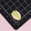 Juguetes de comida de simulación nueces pistachos cacahuetes castañas pegamento de crema DIY accesorios de resina Crocs cadena para teléfono pegatinas