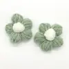 Flor pequeña tejida a mano 4CM pompón de lana flor para accesorios de ropa bolsa pinza para el pelo accesorios broche flor de ganchillo diy
