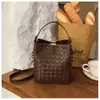Moda Transfronteriza Bolso Cubo para Mujer 2025 Estilo Nuevo Bolso Sencillo para Mujer Gran Capacidad Bolso Tejido Bolso Cruzado
