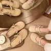 Sandálias Rasteirinhas de Calçar Novas Casuais Preguiçosas Sapatos Fechados Versáteis Chinelos para Mulheres Verão Uso Externo 2026 Pérola