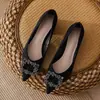 2026 Primavera y Otoño Nuevo Estilo Punta Fina Boca Baja Elegante Suela Suave Tacones Altos Negros Tacón Medio Zapatos de Trabajo Tacón Grueso Zapatos de Salón para Mujer