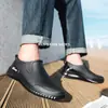 Zapatos de lluvia bajos, zapatos de goma para pies de moda para hombres, zapatos planos de primavera y otoño antideslizantes, zapatos de agua de cocina, zapatos de chef, zapatos de lingote, zapatos para hombres