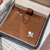 Charme das Quatro Estações Joias Transfronteiriças Femininas Água-marinha Fashionável Nicho Exquisito Super Brilhante Pulseira Pulseira de Luxo Leve de Alta Qualidade