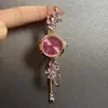Relógio Floral Rosa Vintage com um Toque de Luxo Leve e de Alta Qualidade, Joia de Pulseira Ajustável Única