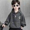 Conjunto de Ropa de Otoño para Niños 2026 Nuevo Elegante Sudadera Rayada Infantil Conjunto Casual de Dos Piezas Niños Primavera y Otoño Moderno