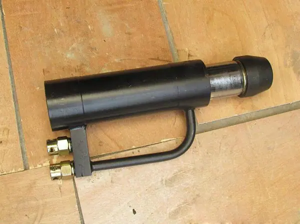 YCD-180张拉千斤顶4.jpg