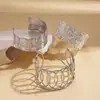 Pulseira Aberta Geométrica Europeia e Americana com Cruz Quadrada Flor Vazada Estilo Minimalista Transfronteiriça Única de Nicho Joia de Alta Qualidade