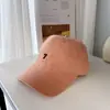 Boné Bordado de 7 Letras Estilo Coreano Novo Mostrando o Rosto Chapéu de Aba Pequena Moda Primavera e Verão Versátil Protetor Solar Boné de Baseball