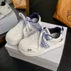 Sapatos Estilo Alemão Primavera e Outono Mola de Arco Tênis Esportivo Estudante Solado Macio Sapatos Brancos Novos Sapatos de Prancha Versáteis Mulheres 2026 Mulheres