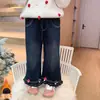 Pantalones de Peluche para Niña Otoño/Invierno 2026 Estilo Nuevo Jeans para Niños Pantalones Cálidos de Pierna Recta Larga para Bebé Micro-campana