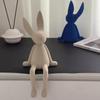 Adornos de Conejo de Peluche Azul Klein en Postura Sentada con Pies Colgantes Celebridad de Internet Sala de Estar Mueble de TV Bar de Vino Decoraciones para el Hogar