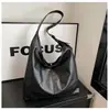 Bolsa de Gran Capacidad para Mujer en Otoño, Bolso Cubo de Hombro Versátil Nuevo 2025, Bolso Tote Popular para el Trabajo este Año