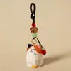 Chaveiro Tecido Gato Esculpido em Madeira Artesanal Madeira de Pêssego Flor de Ameixa Pingente para Carro Mochila Escolar Pingente Requintado Presente de Aniversário