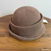 Sombrero Elegante Pequeño de Ala Enrollada Transpirable con Calados para Primavera y Verano para Mujer, Estilo Francés Hepburn, Moderno Retro, Sombrero de Pescador Adelgazante