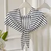Cachecol triangular de tricô liso estilo coreano, um lenço de cabeça, xale, aquecedor de pescoço e cachecol de pescoço moderno e versátil para mulheres, perfeito para o outono e inverno