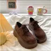 Sapatos de algodão com sola grossa, que aumentam a altura e forro de fleece para mulheres, nova coleção outono/inverno 2026, mocassins casuais de cadarço retrô para mulheres baixinhas