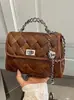 Bolso de mujer transfronterizo 2026 primavera-verano nuevo estilo bolso de mano pequeño inspirado en Chanel, moderno bolso de hombro y bandolera con cadena acolchada