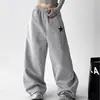 Calça de moletom cinza estilo esportivo casual para mulheres, nova coleção primavera 2026, cintura alta, modelagem solta, afina a silhueta, perna reta, calça atlética de perna larga