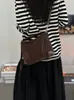 Bolsa de Axila Fosca de Nicho de Alto Padrão, Nova Bolsa Transversal Casual para o Outono e Inverno de 2026, Bolsa Feminina de Couro Genuíno