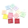 Botón de Plástico Macarrón 12 Colores Borde Ondulado Cuadrado Cuatro Agujeros Ropa Infantil DIY Hecho a Mano Botón Decoración para Zapatos Perforado En Stock