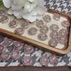 Pulsera con Colgante de Accesorios con Agujeros, Diseño de Caja Palacio de Cristal de Fresa Natural