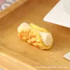 Adornos Decorativos Props de Comida DIY al por Mayor Juguetes de Comida Artificiales para Panadería Set de Escena de Pastel de Plátano de Piel de Tigre de Resina